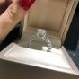 Anillo de plata esterlina 925 torcido con forma de diamante CZ