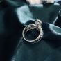Elegante anillo de plata esterlina 925 con múltiples capas CZ ovalado